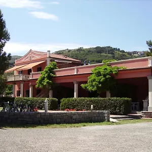 https://pozzo-al-moro-village.it-tuscanyhotel.com